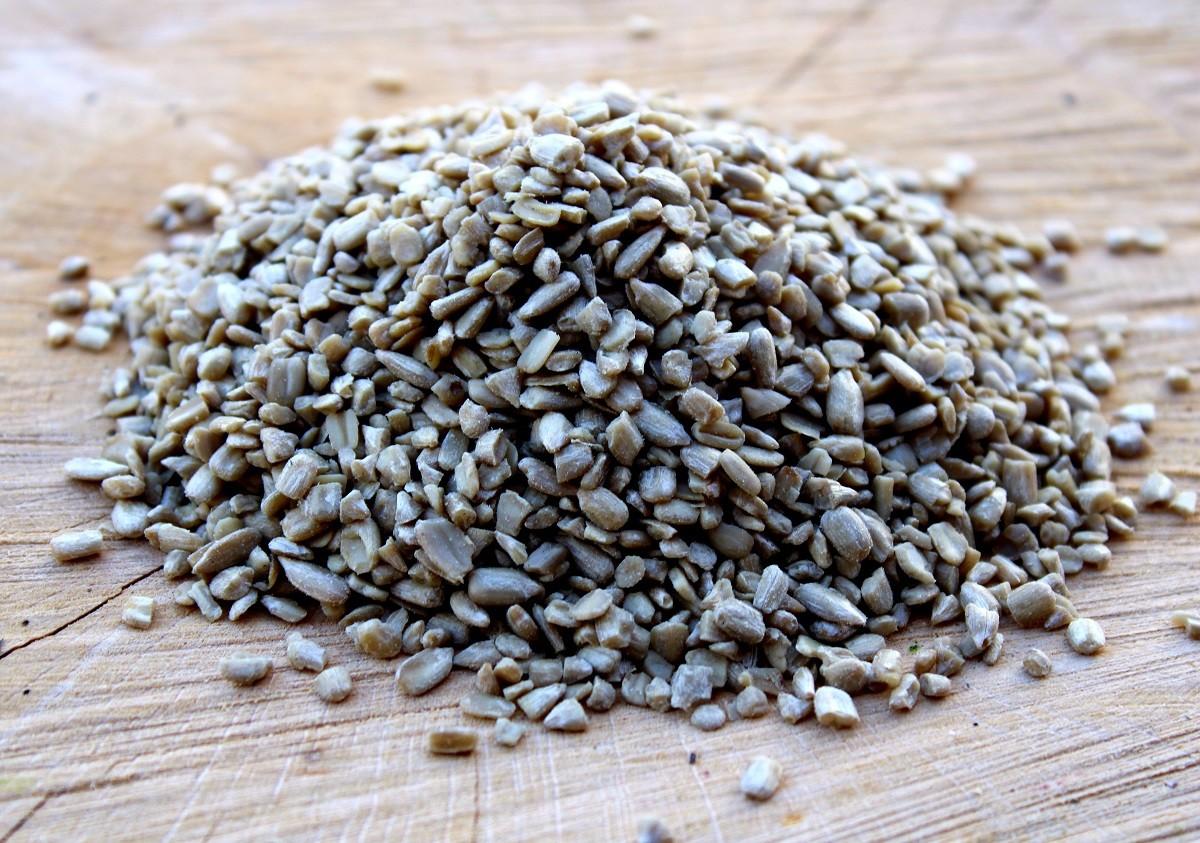 25kg Futterbauer Sonnenblumenkerne Bruch Ernte 2024 Vogelfutter Ganzjahresvogelfutter